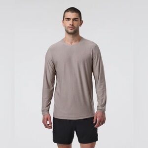 Vuori Long Sleeve Strato Tech Tee XL NWT